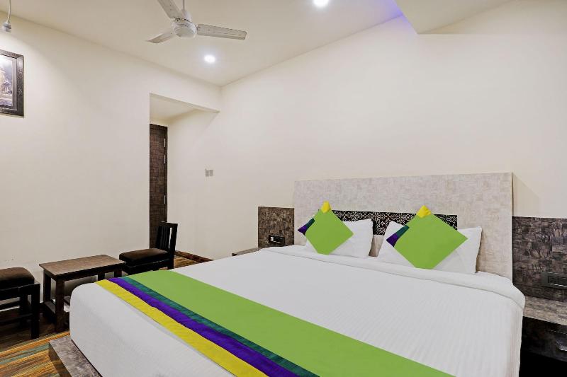 Itsy Hotels Ransu Residency image