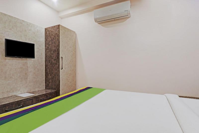 Itsy Hotels Ransu Residency image