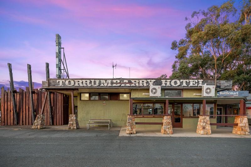 Torrumbarry Motel 2