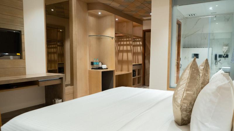Hotel Clarks Inn Suites Kangra image