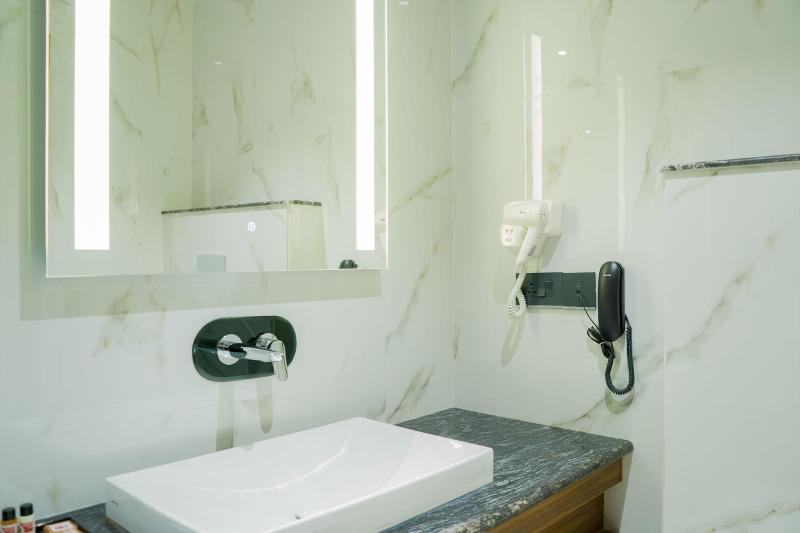 Hotel Clarks Inn Suites Kangra image