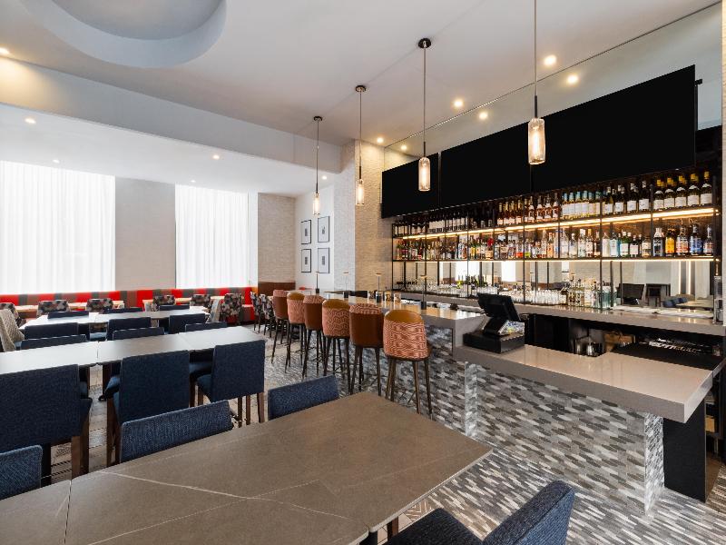 DoubleTree by Hilton Long Island City, NY image