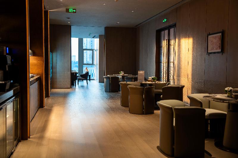 Crowne Plaza Jingmen image