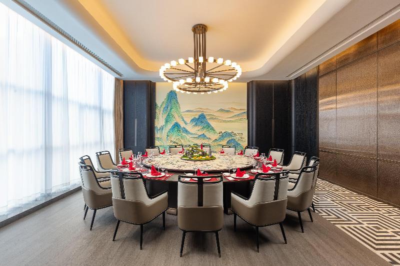 Crowne Plaza Jingmen image