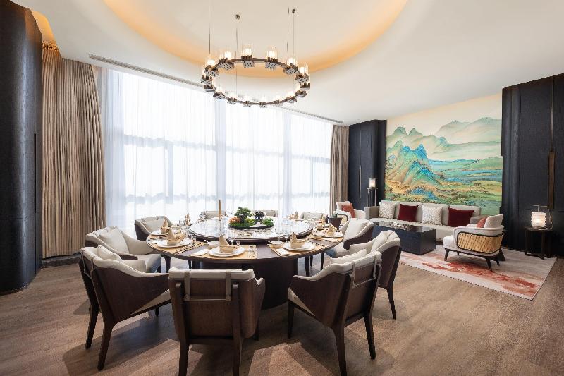 Crowne Plaza Jingmen image