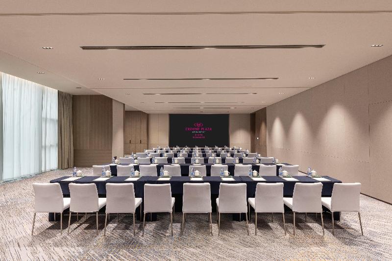 Crowne Plaza Jingmen image