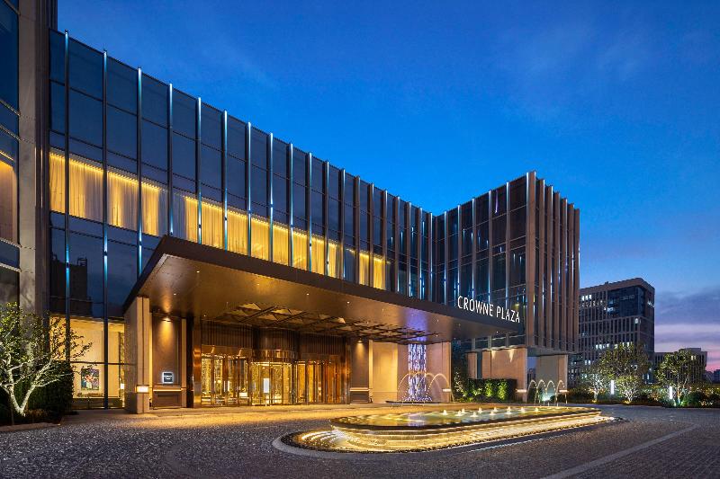 Crowne Plaza Jingmen image