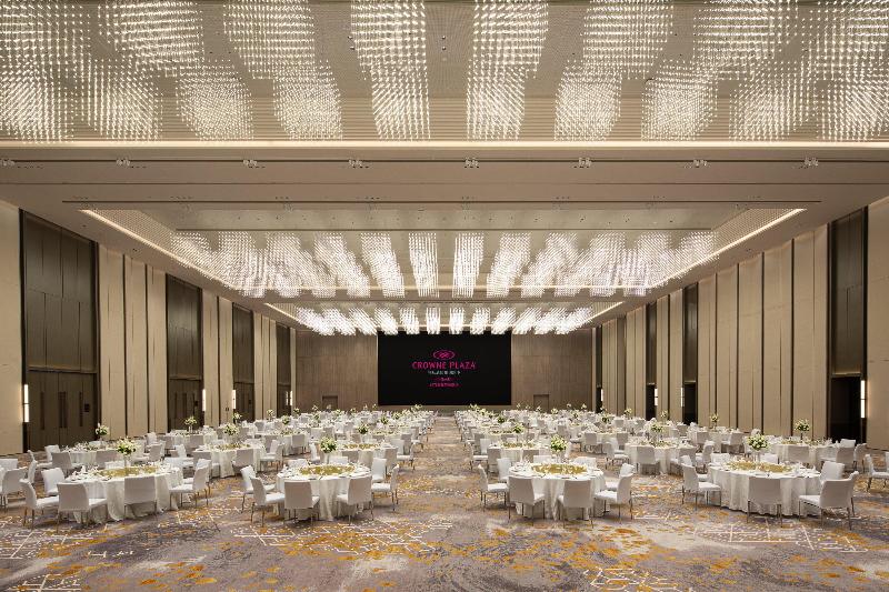 Crowne Plaza Jingmen image