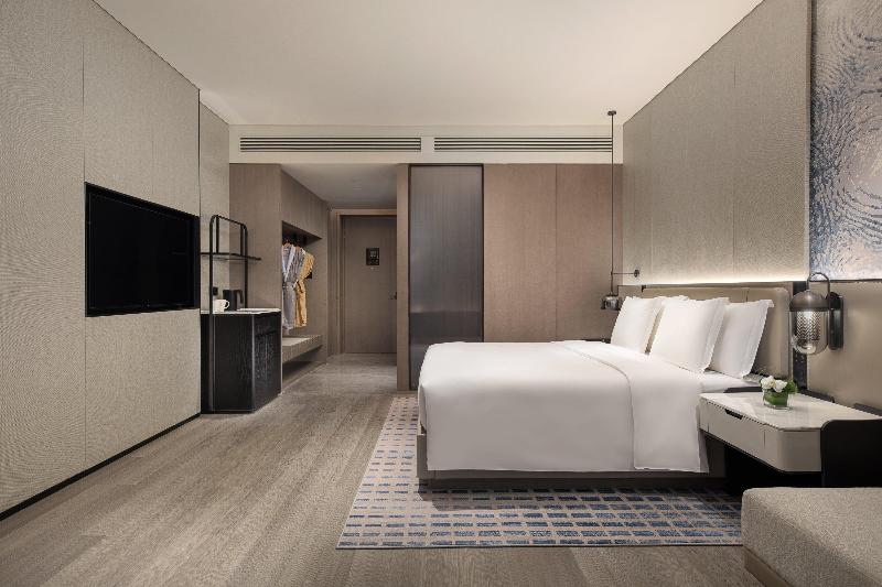 Crowne Plaza Jingmen image