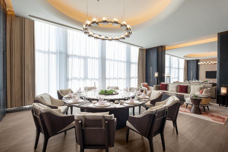 Crowne Plaza Jingmen image
