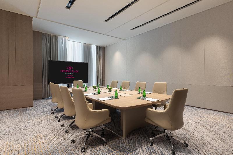 Crowne Plaza Jingmen image