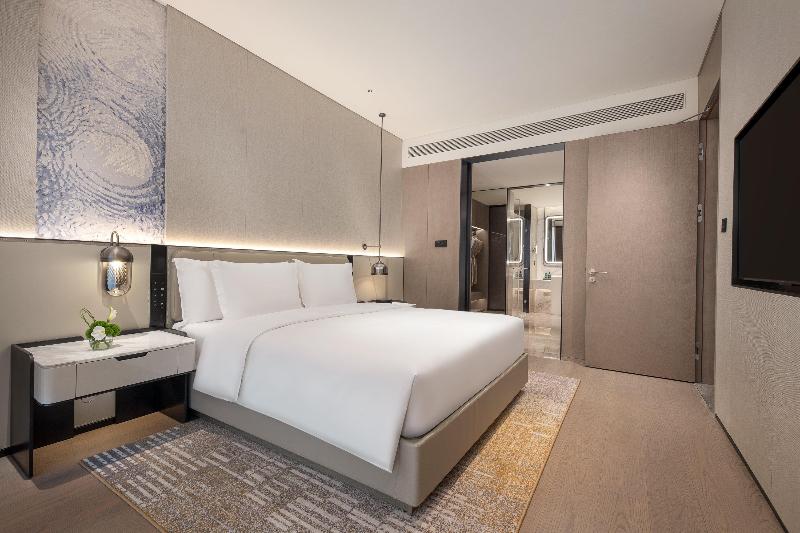 Crowne Plaza Jingmen image