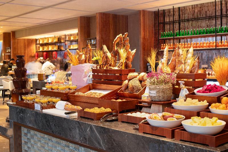 Crowne Plaza Jingmen image