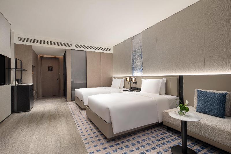 Crowne Plaza Jingmen image