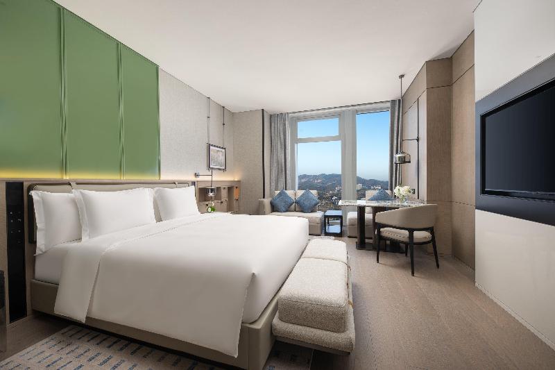 Crowne Plaza Jingmen image