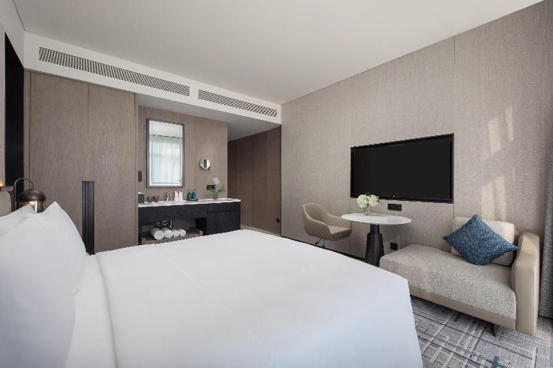 Crowne Plaza Jingmen image