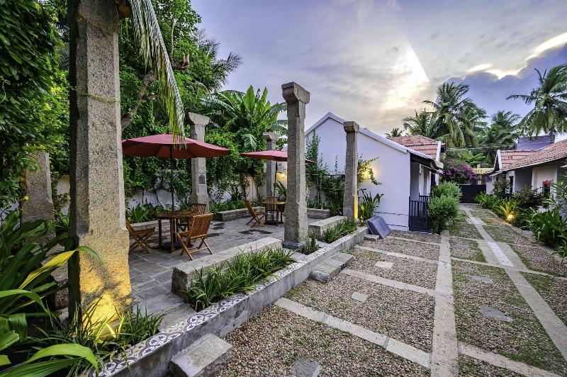 Neemrana's Coconut Alley image