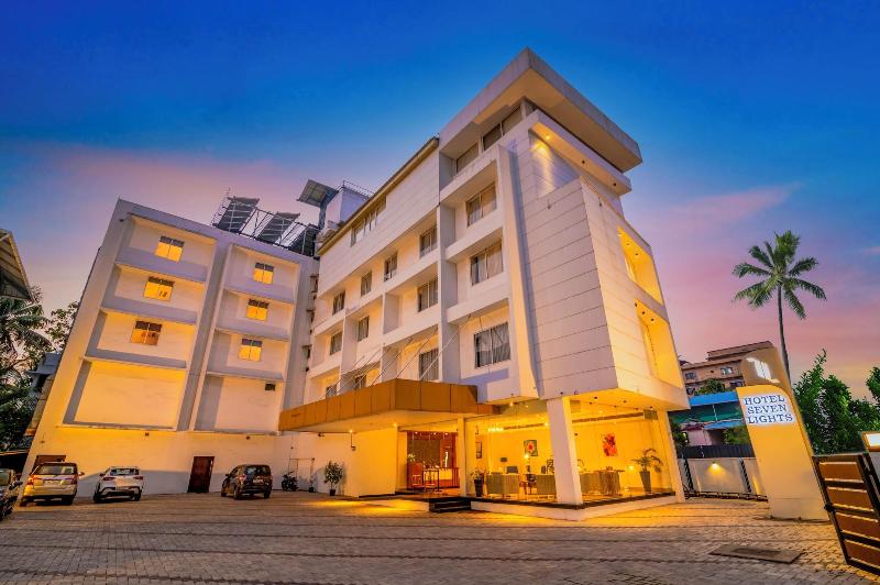 Hotel Seven Lights image