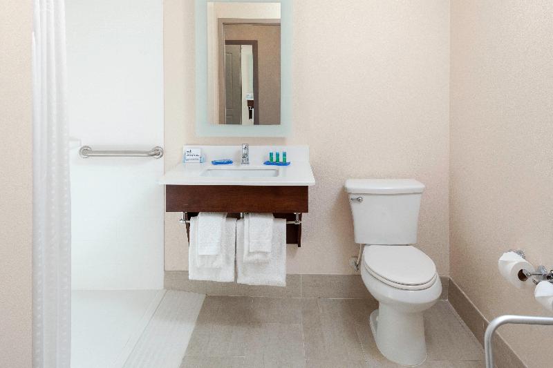 Holiday Inn Express Myrtle Beach-Broadway@The Bch photo 12