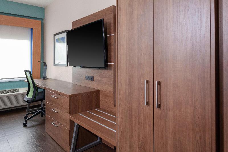 Holiday Inn Express Myrtle Beach-Broadway@The Bch photo 13
