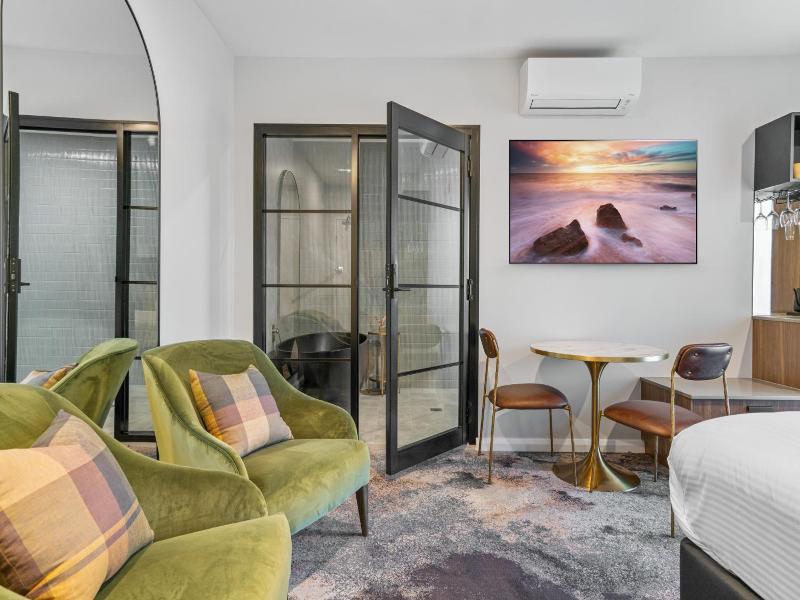St Hugh Hotel Wagga Wagga