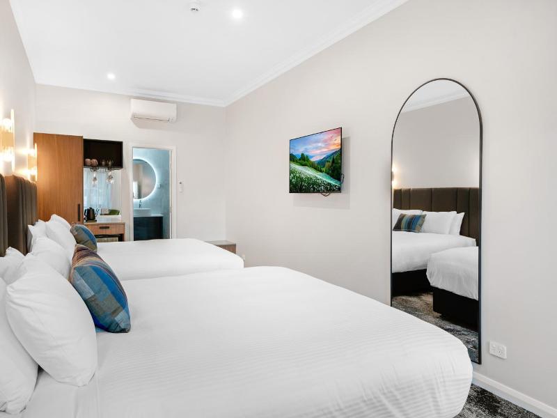 St Hugh Hotel Wagga Wagga