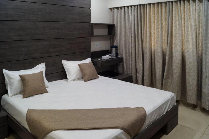 Hotel Midtown image
