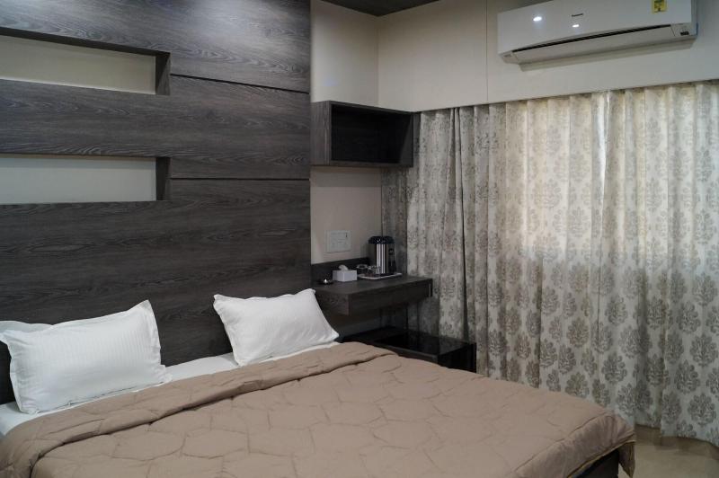 Hotel Midtown image