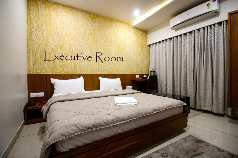 Hotel Midtown image
