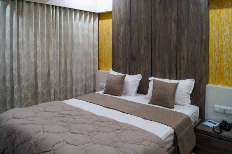Hotel Midtown image
