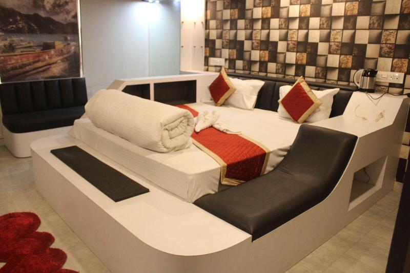 Hotel Royal Amar image