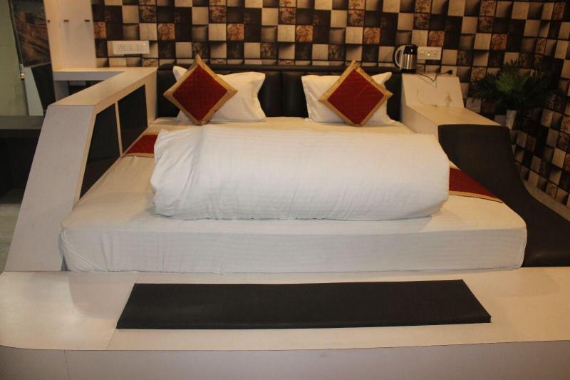 Hotel Royal Amar image