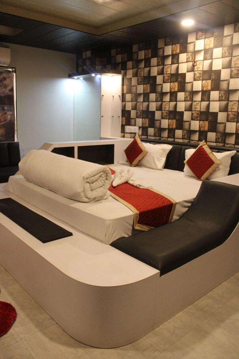 Hotel Royal Amar image