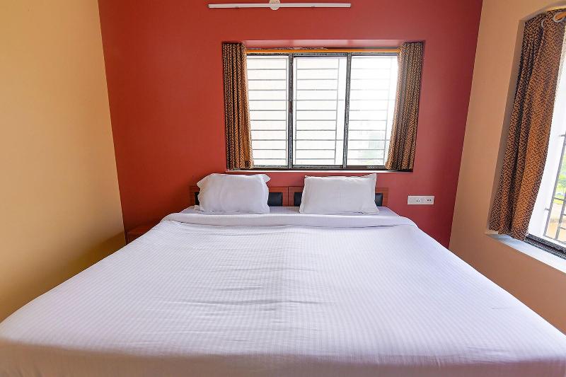 Fabhotel Amar Raj Inn image