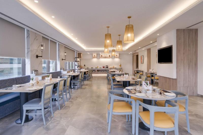 7 Apple Hotel Mahape image