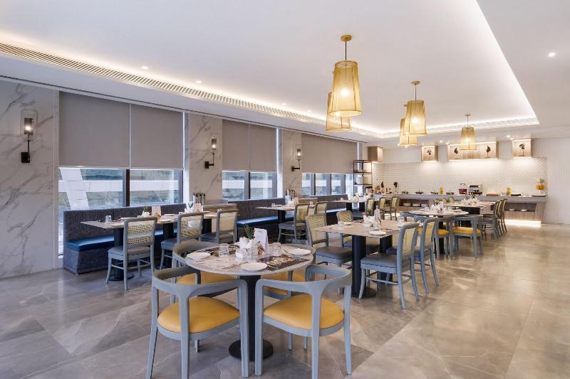 7 Apple Hotel Mahape image