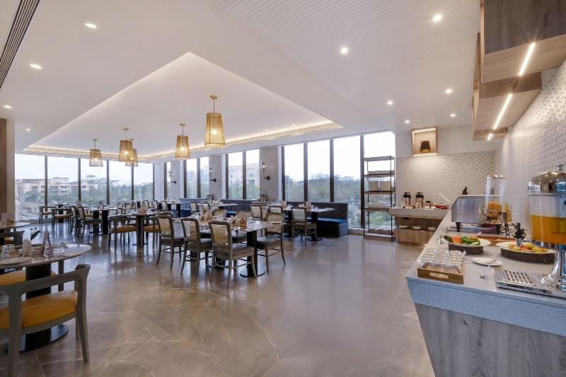 7 Apple Hotel Mahape image