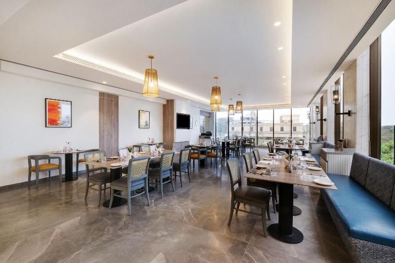 7 Apple Hotel Mahape image