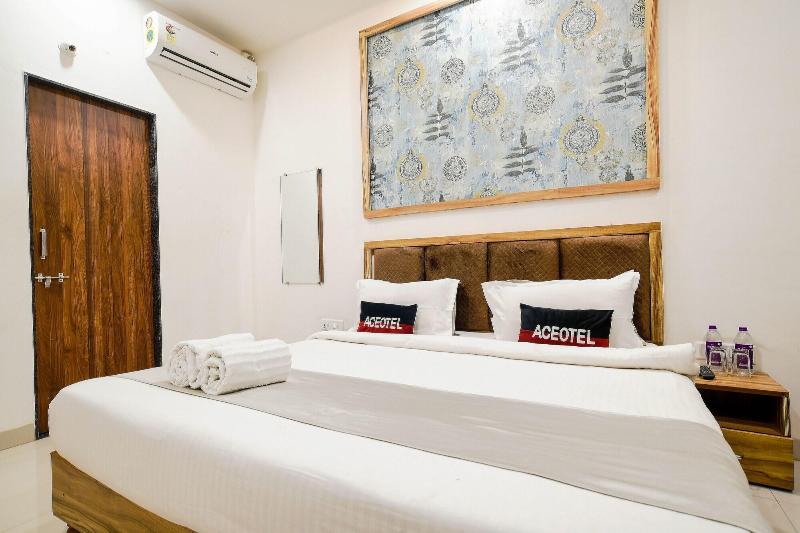 Aceotel Inn Flamingo image