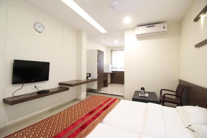 Hotel Girnar image