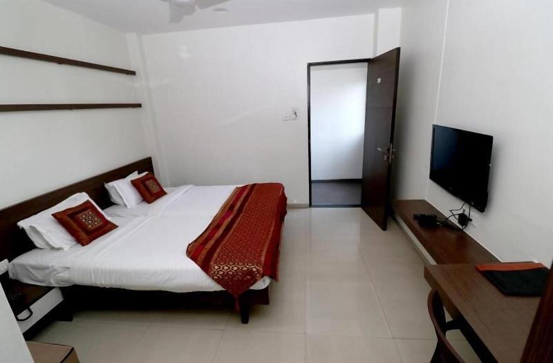 Hotel Girnar image