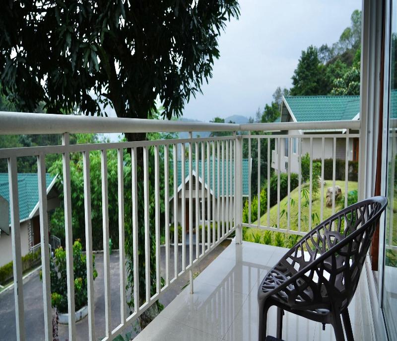 Aveda Munnar Mountains And Mist image