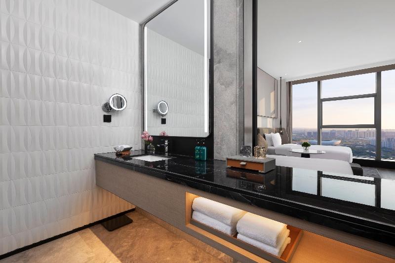 Crowne Plaza Taizhou City Center image