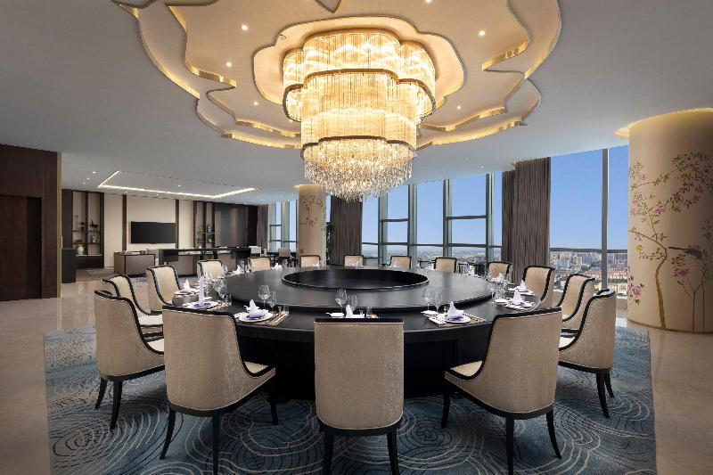 Crowne Plaza Taizhou City Center image