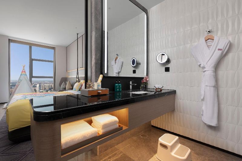Crowne Plaza Taizhou City Center image