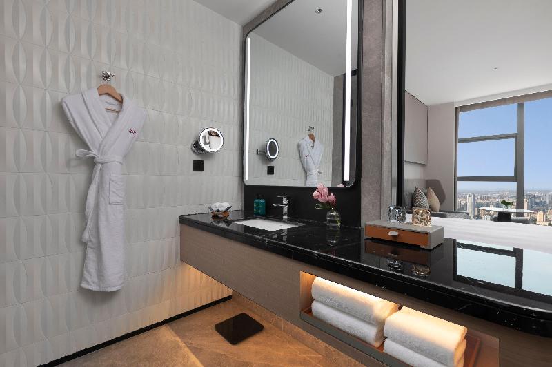 Crowne Plaza Taizhou City Center image