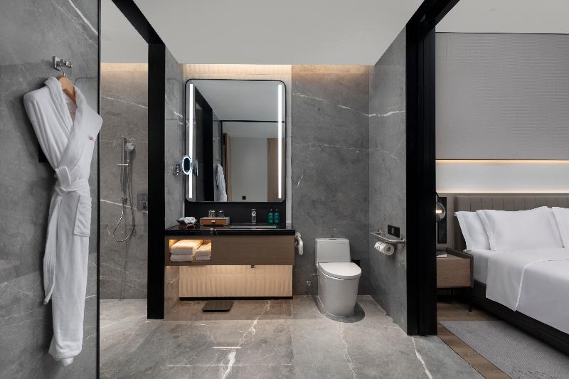 Crowne Plaza Taizhou City Center image