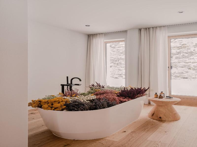 The Comodo Bad Gastein A Member Of Design Hotels image