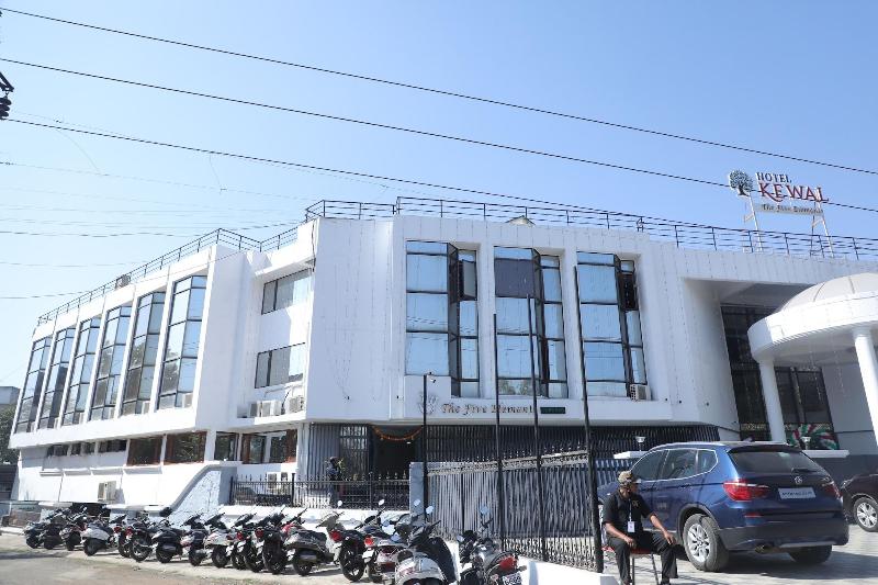 Hotel Kewal image