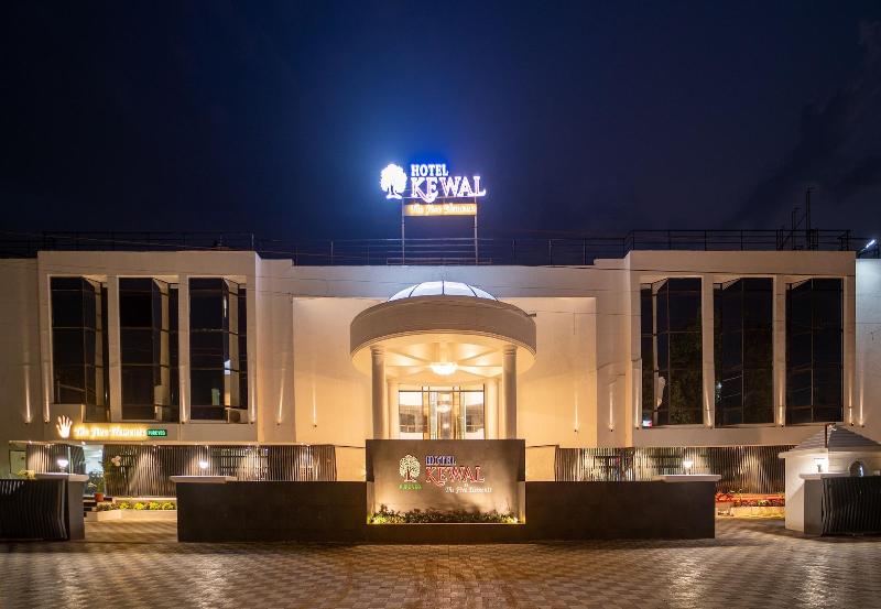 Hotel Kewal image